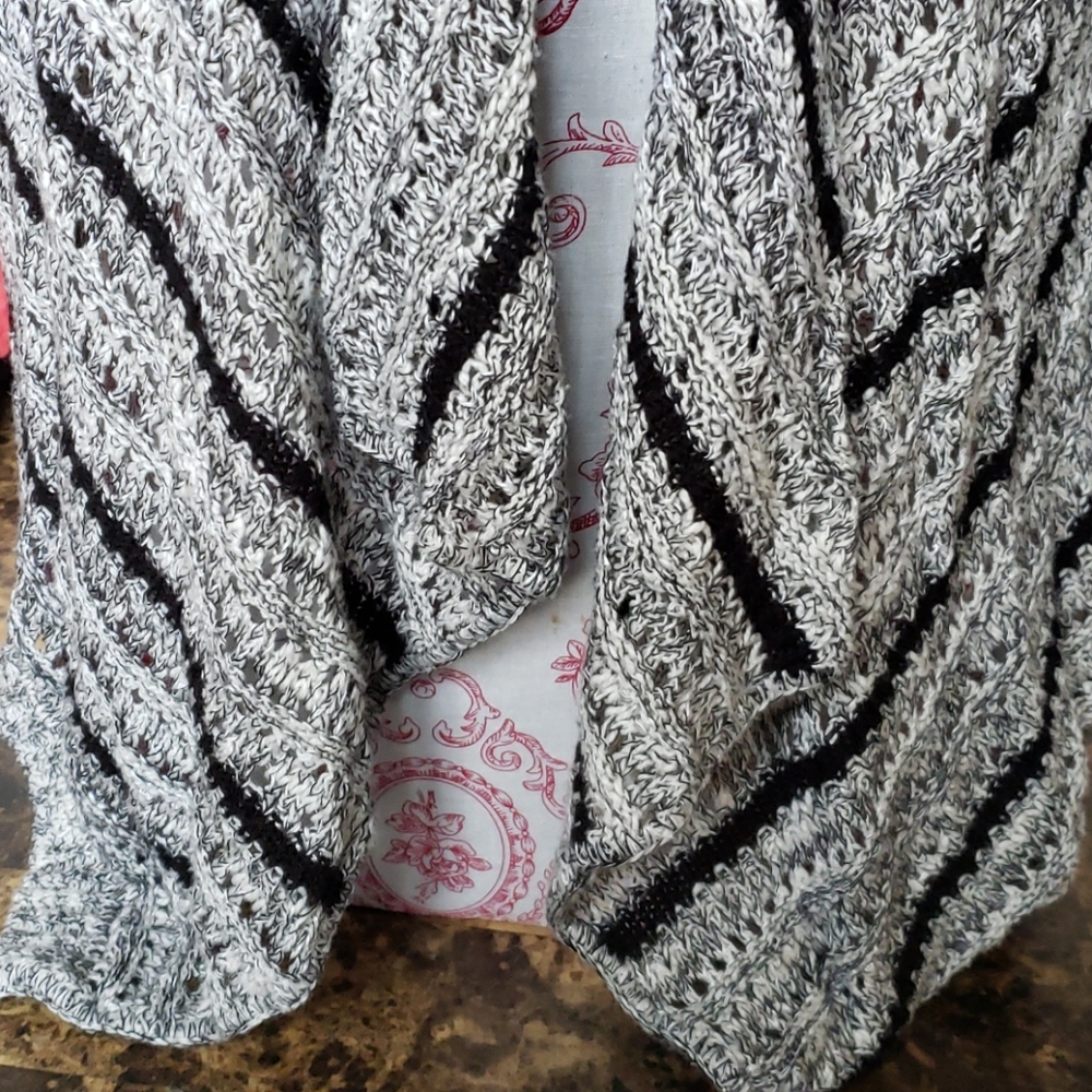Sweater - Picture 2 of 5